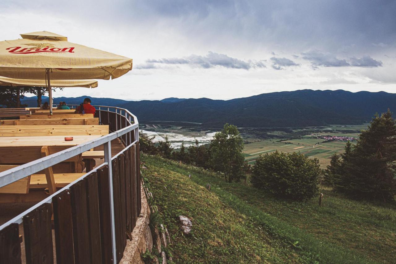 Dom Na Slivnici Bed and Breakfast Cerknica Buitenkant foto