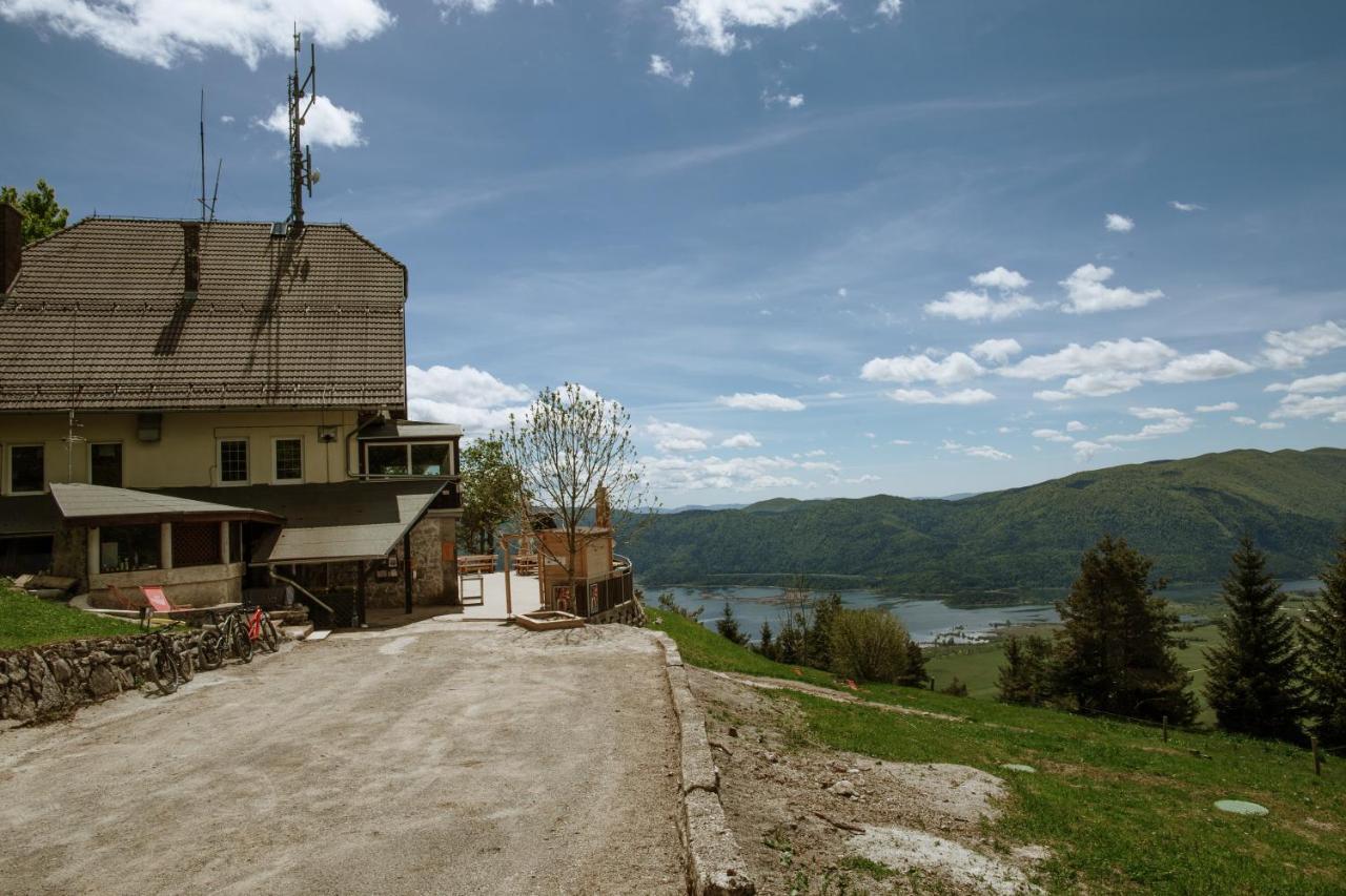 Dom Na Slivnici Bed and Breakfast Cerknica Buitenkant foto